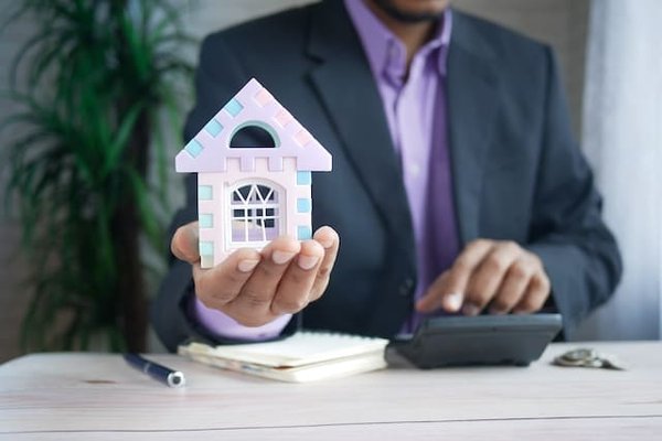 Déclin du marché immobilier en France : une réduction des prix et des opérations